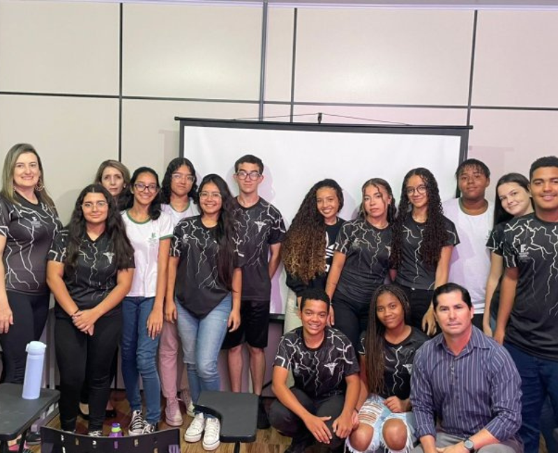 Estudantes do curso técnico em contabilidade realizam ações com profissionais da área;